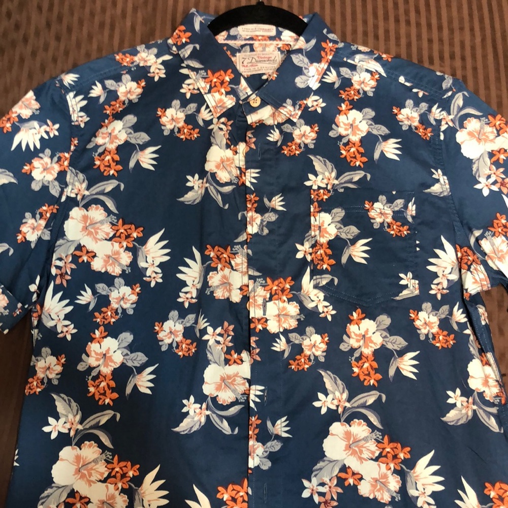 7 Diamonds Hawaiian short sleeve shirt NWOT